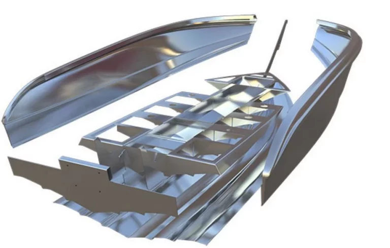 Image d'une coque de bateau éclatée en aluminium